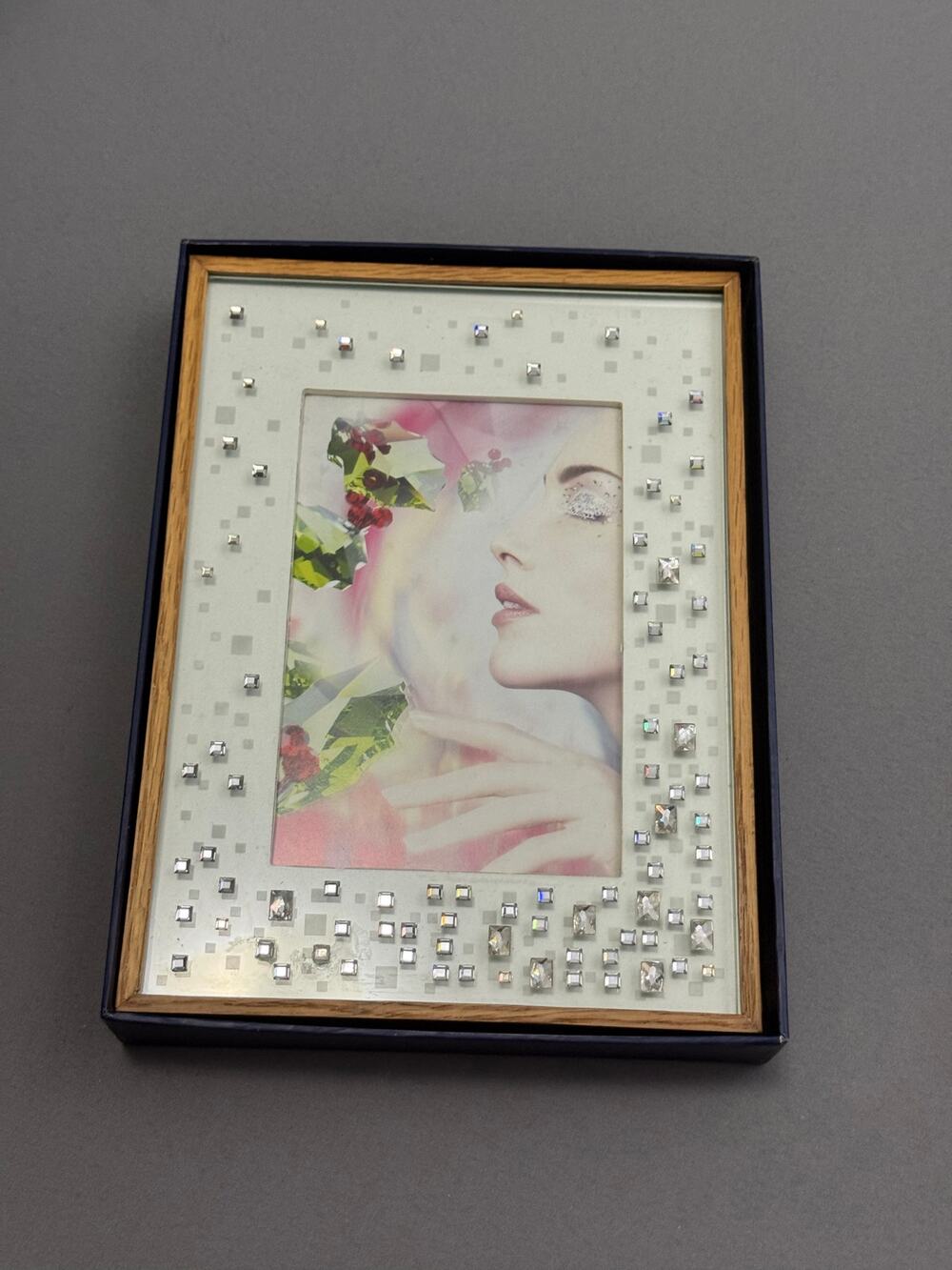 Swarovski Crystal Embellished Wood Glass Picture Frame w/Box